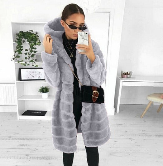 Zephyr - elegant winter coat with cape