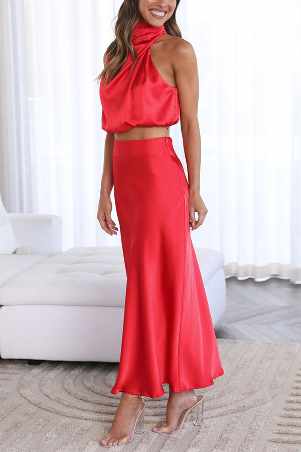 WW | Elegant set: turtleneck sweater and long skirt