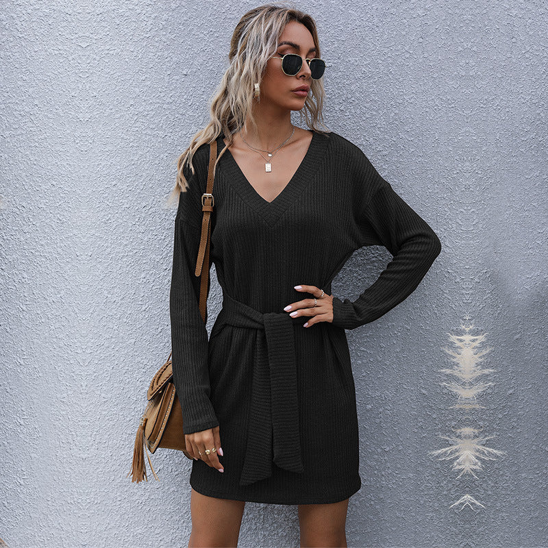 Women's knitted dress with deep V-neck and adjustable belt WW