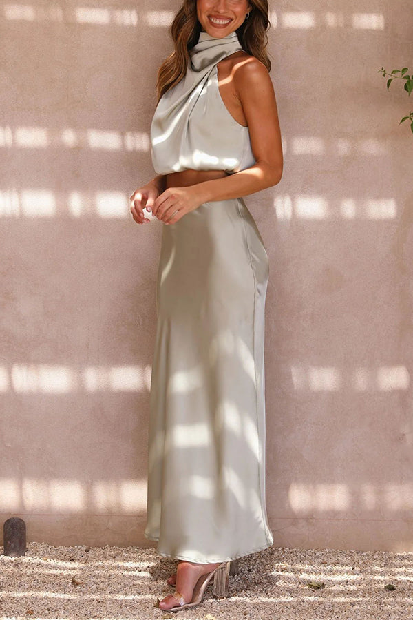 WW | Elegant set: turtleneck sweater and long skirt