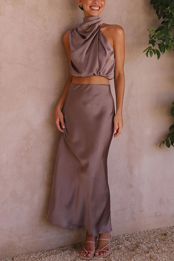 WW | Elegant set: turtleneck sweater and long skirt