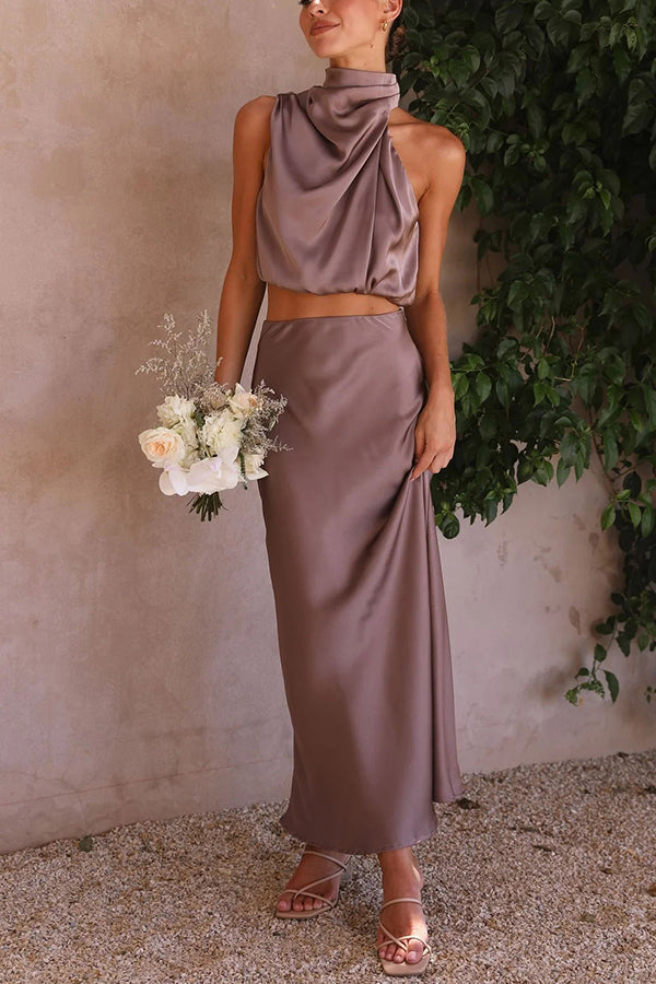 WW | Elegant set: turtleneck sweater and long skirt