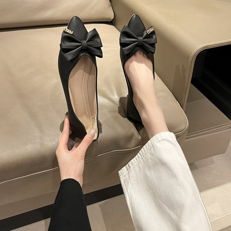 Women's ballerinas with fashionable bow detail and sparkling jewelry W&W