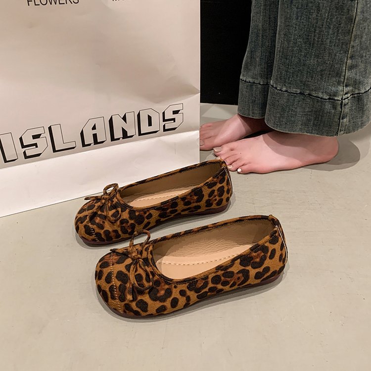 Women's ballerinas with fashionable leopard print and soft lining W&W