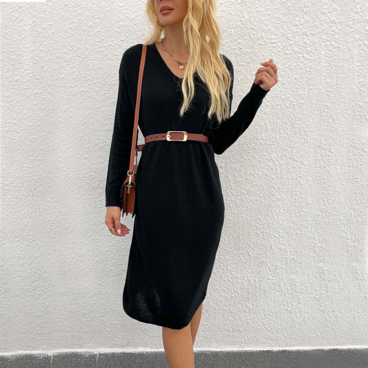 Women's knitted dress with open shoulders and an elegant, casual cut WW