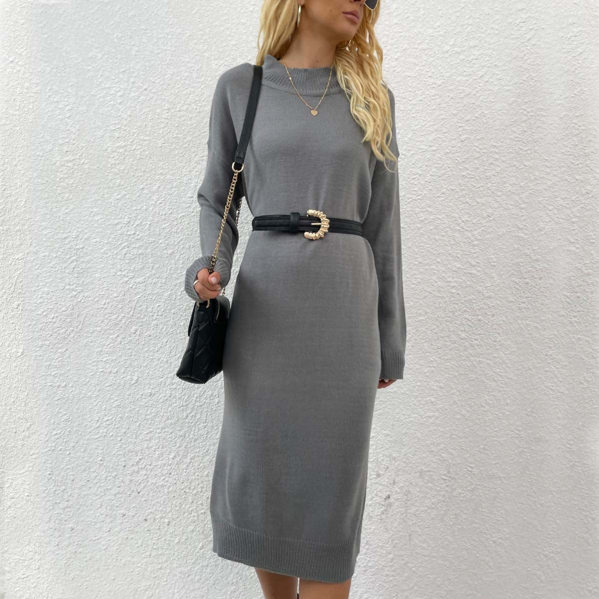 Women's knitted dress with an elegant fit and stylish accent belt WW