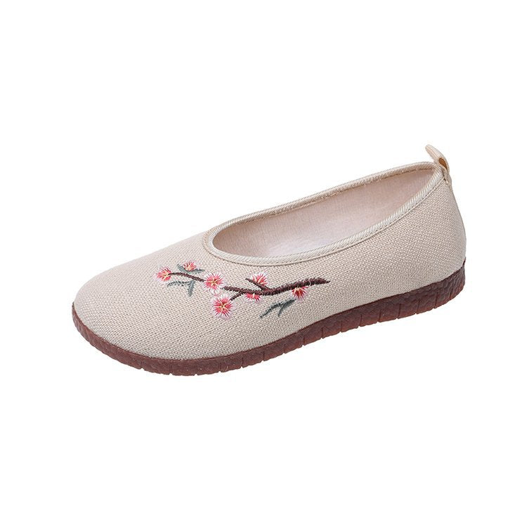 Women's ballerinas with artistic embroidery and comfortable lining W&W