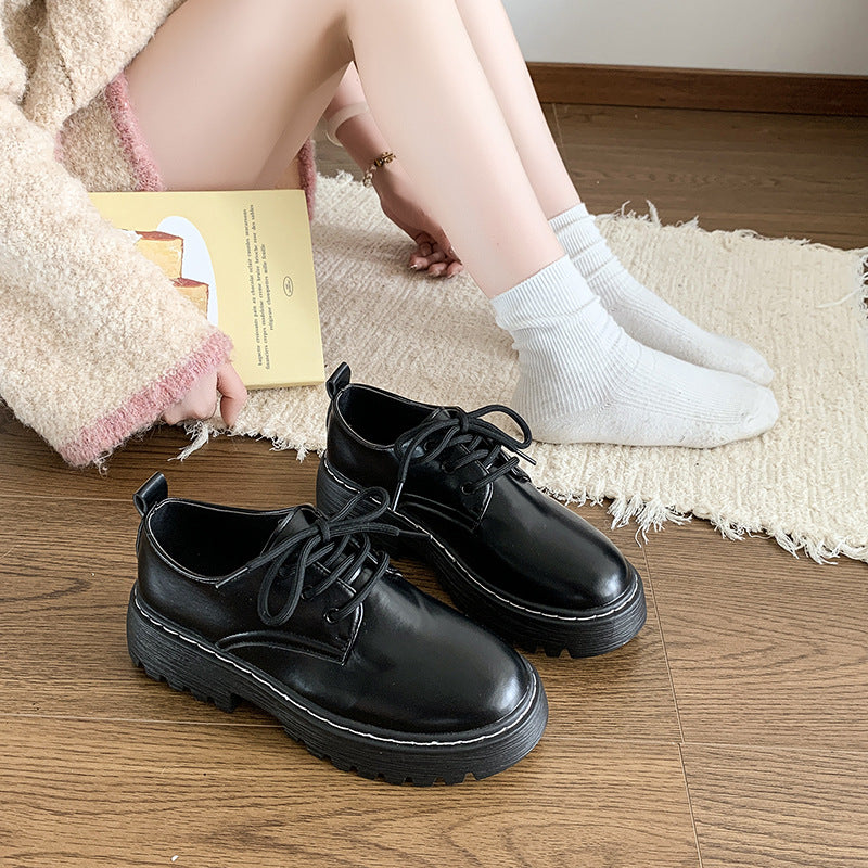 Women's chunky lace-up shoes with a sturdy profile and fashionable design W&W