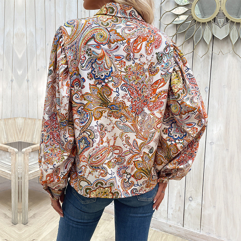 Women's blouse with striking paisley pattern and voluminous puff sleeves WW