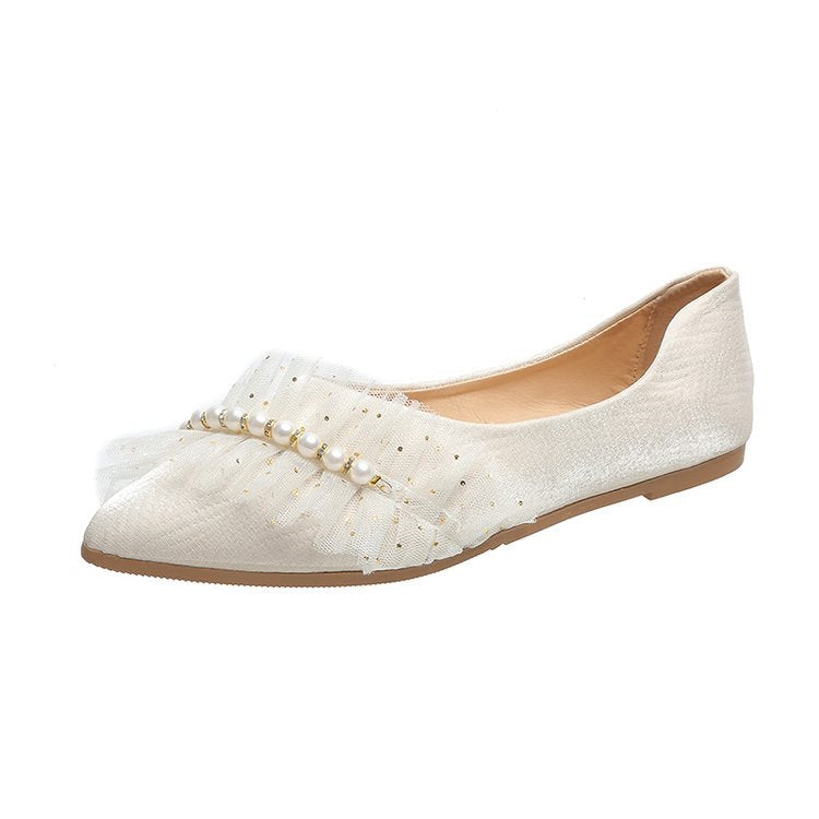 Women's ballerinas with decorative ruffles and pearls W&W