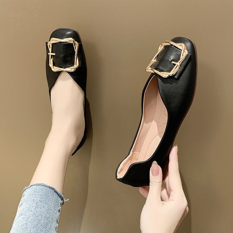 Women's ballerina flats with decorative buckle and luxurious lining W&W