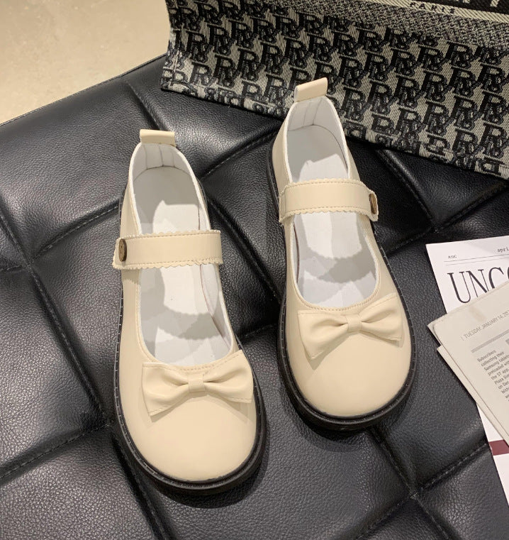 Women's ballerinas with decorative bow detail and comfortable insole W&W