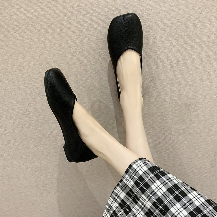 Women's ballerinas with pointed design and comfortable sole W&W