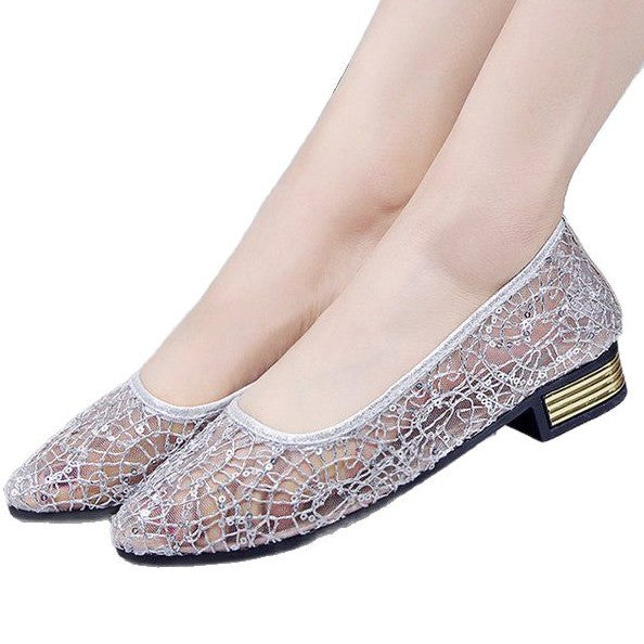 Women's ballerinas with delicate lace material and modern metallic detail W&W