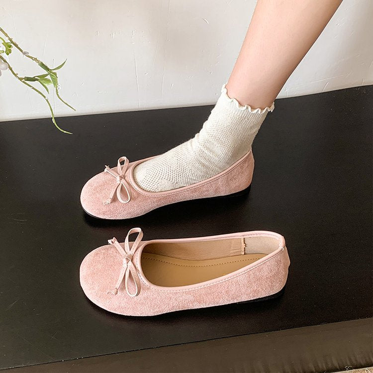 Women's ballerinas with chic bow accent and soft upper material W&W
