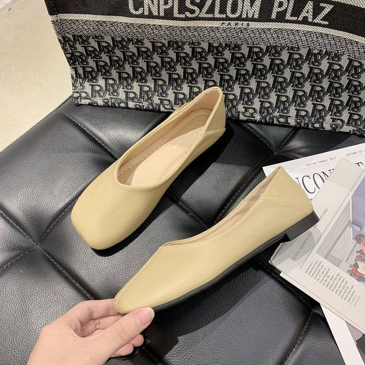 Women's ballerinas with pointed design and comfortable sole W&W