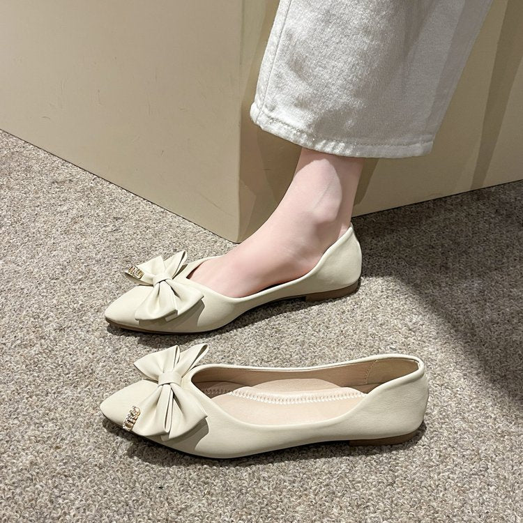 Women's ballerinas with fashionable bow detail and sparkling jewelry W&W