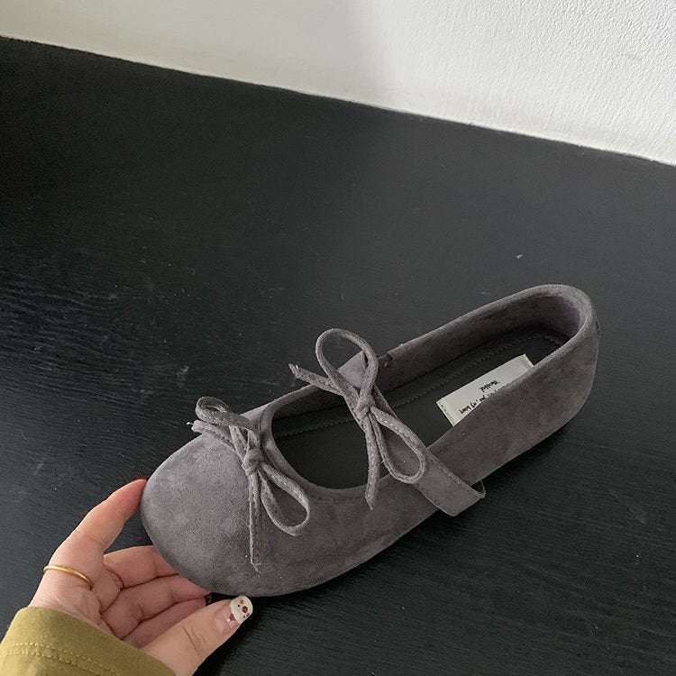 Women's ballerinas with elegant bow detail and high-quality suede W&W