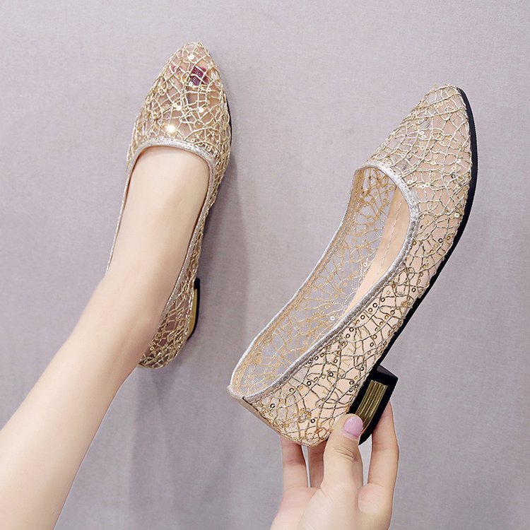 Women's ballerinas with delicate lace material and modern metallic detail W&W