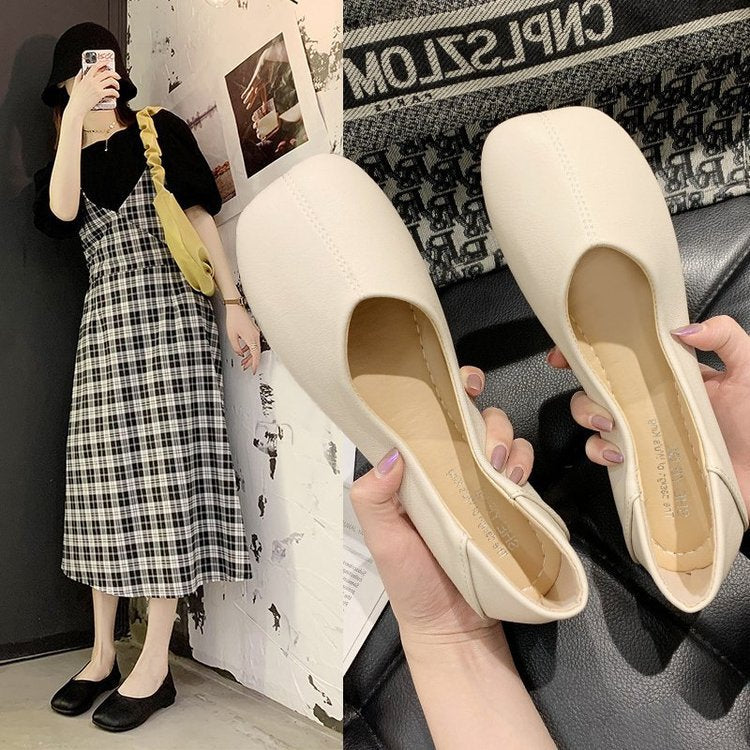 Women's ballerinas with pointed design and comfortable sole W&W