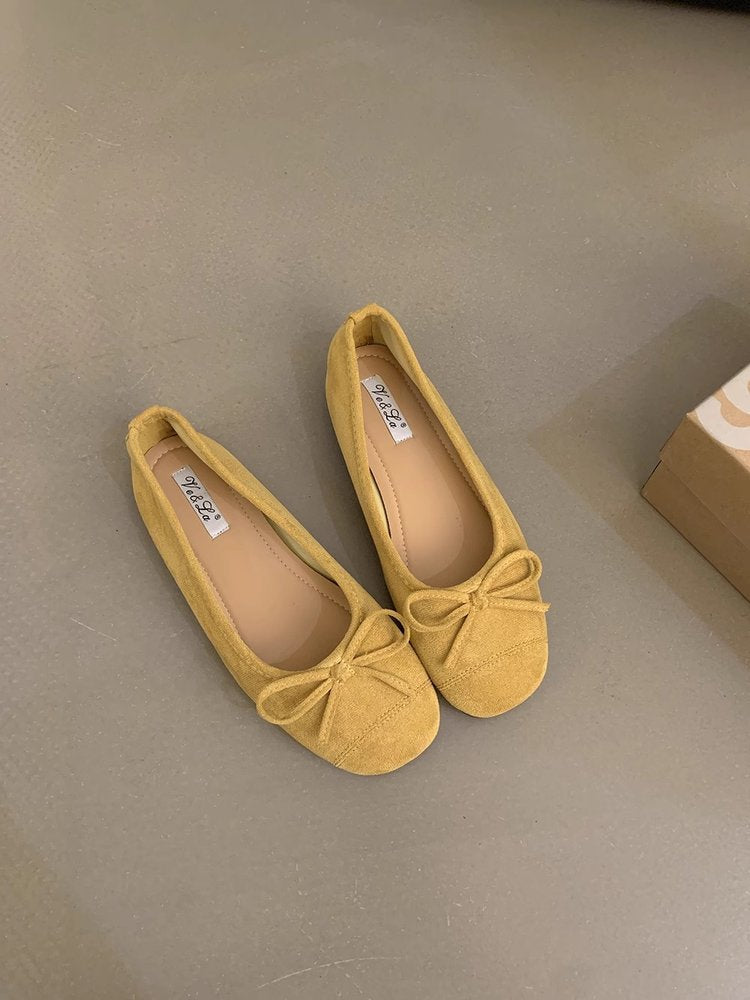 Women's ballerinas with decorative bow detail and ergonomic footbed W&W