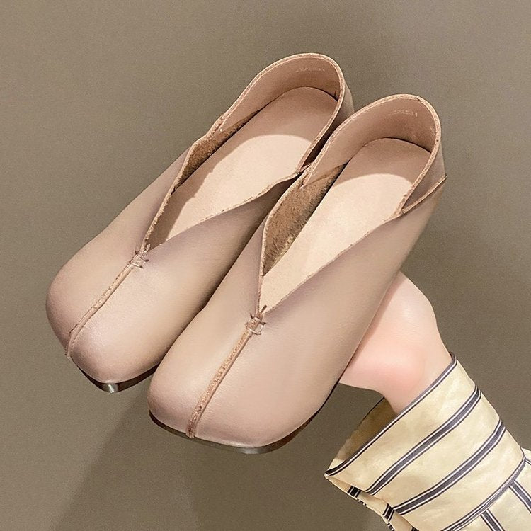 Women's ballerinas with elegant toe slit design W&W