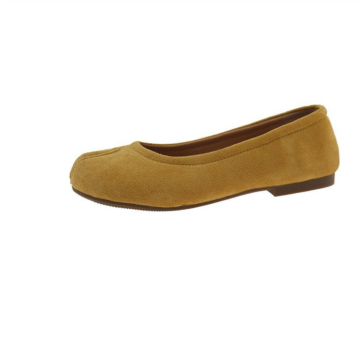 Women's ballerinas made of high-quality suede with ergonomic footbed W&W