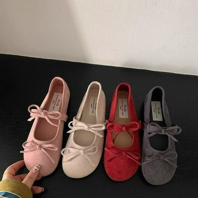 Women's ballerinas with elegant bow detail and high-quality suede W&W