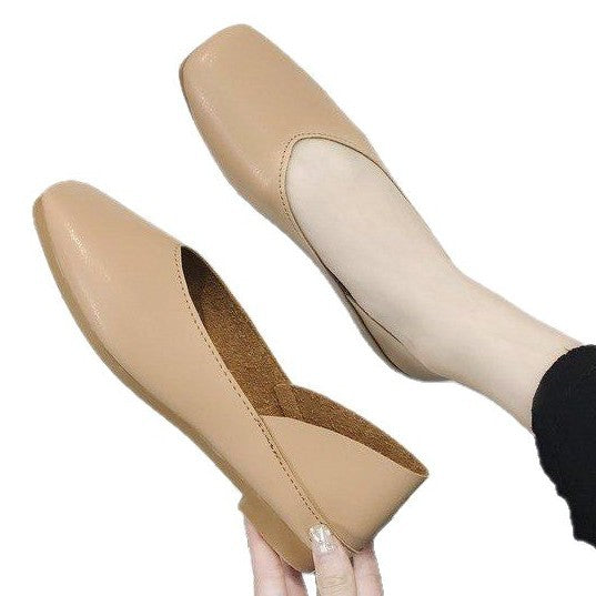 Women's ballerinas with timeless V-neck and flexible sole W&W