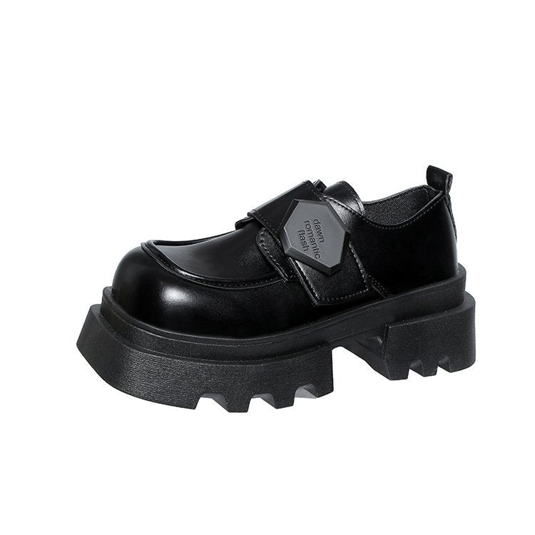 Women's chunky lace-up shoes with a robust design and a wide profile sole W&W