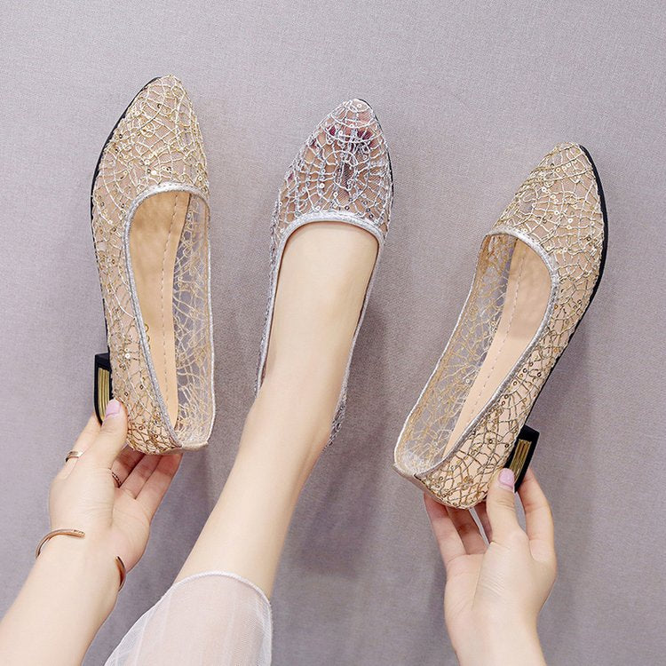 Women's ballerinas with delicate lace material and modern metallic detail W&W