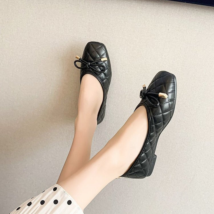 Women's ballerinas with elegant knot detail and padded insole W&W