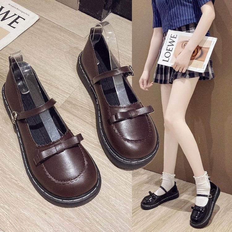 Women's ballerinas with comfortable straps and fashionable bow detail W&W