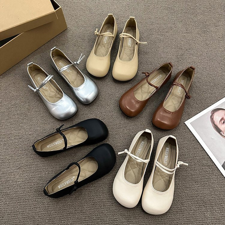 Women's ballerinas with elegant straps and flexible inner lining W&W