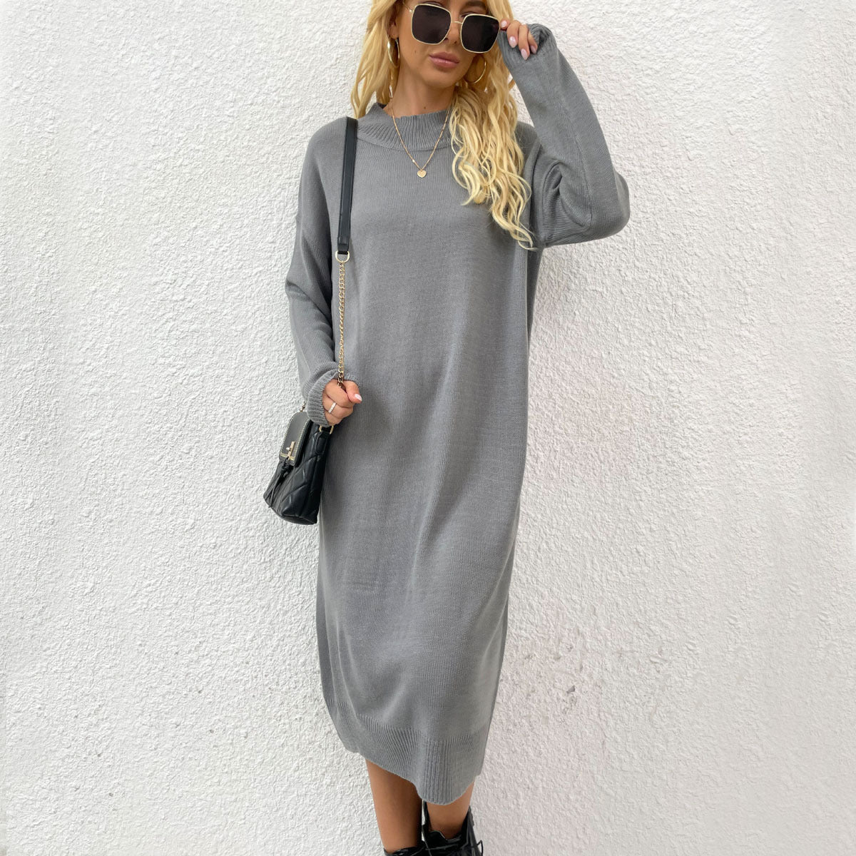 Women's knitted dress with an elegant fit and stylish accent belt WW