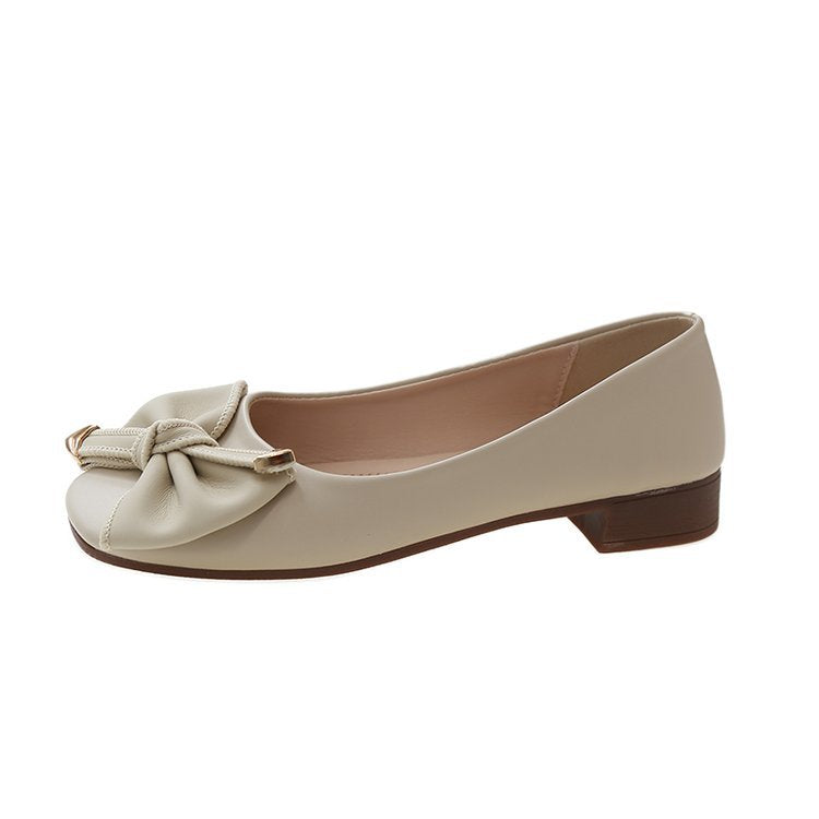 Women's ballerinas with elegant bow detail and comfortable block heel W&W