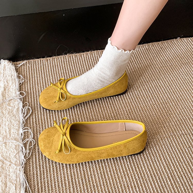 Women's ballerinas with chic bow accent and soft upper material W&W