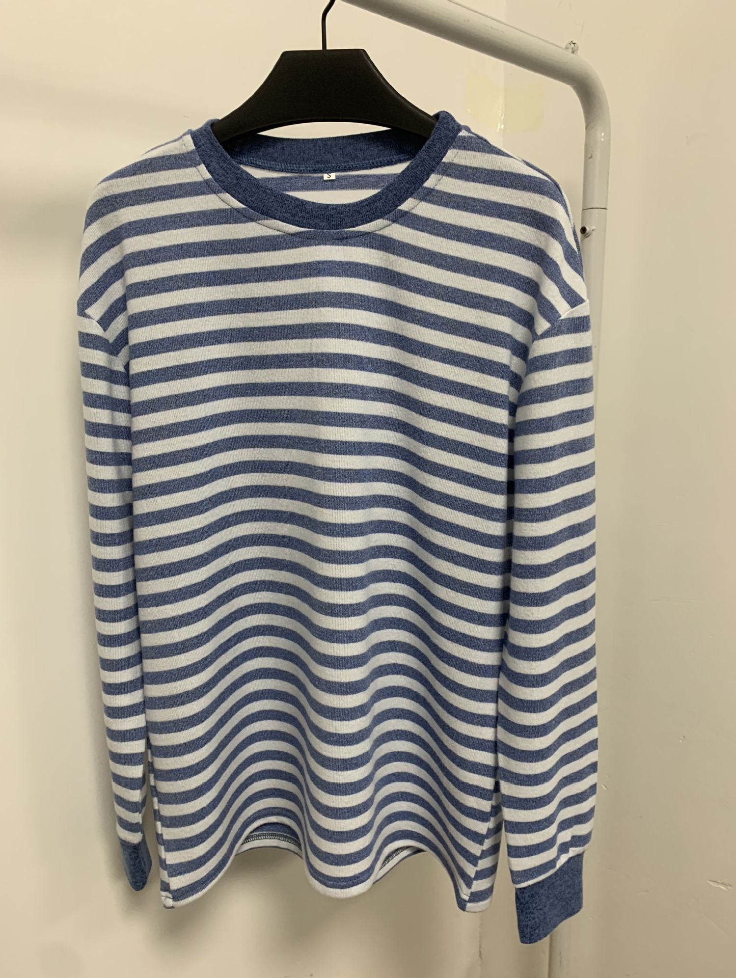 Women's comfortable long-sleeved shirt with striped design and round neck WW