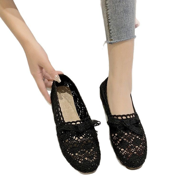 Women's ballerinas with fine lace appliquŽ and comfortable footbed W&W