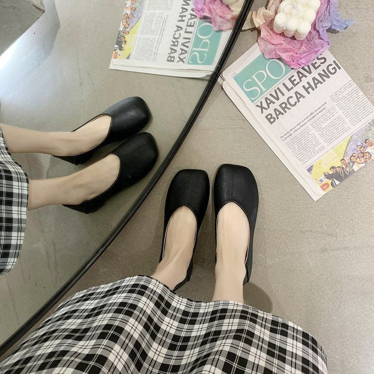 Women's ballerinas with pointed design and comfortable sole W&W