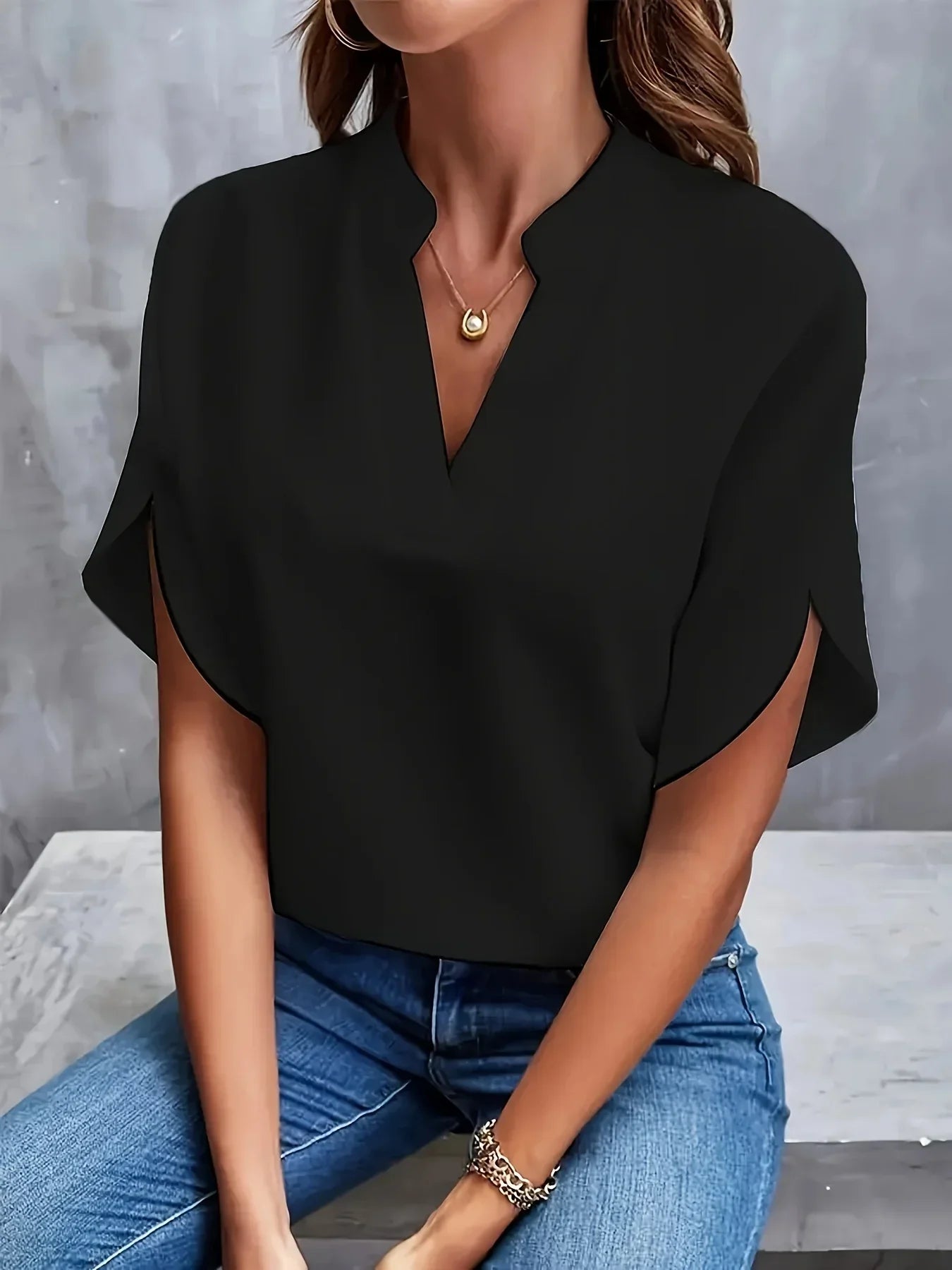 Thalia | Sophisticated Blouse with Tailored Design