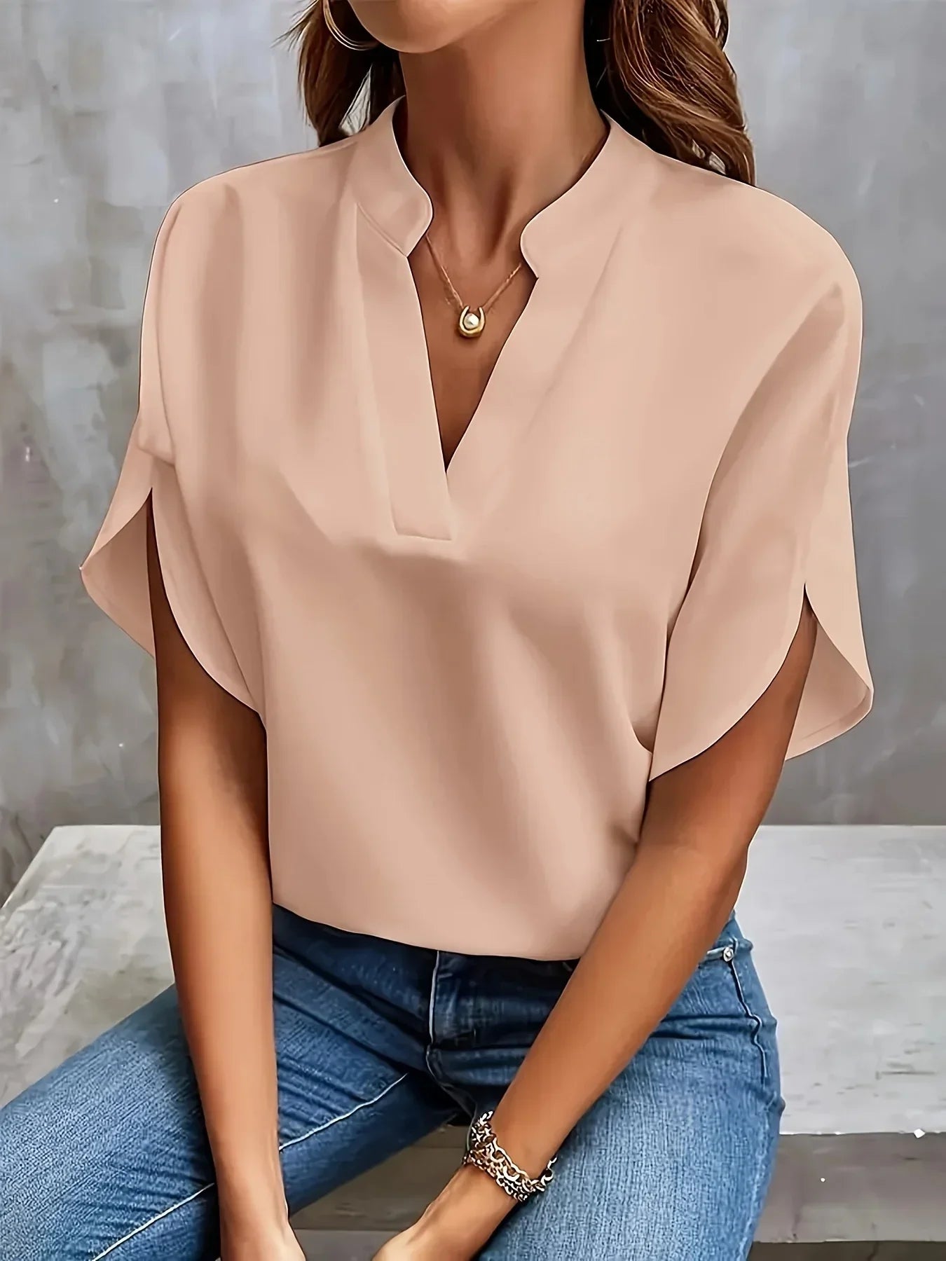 Thalia | Sophisticated Blouse with Tailored Design