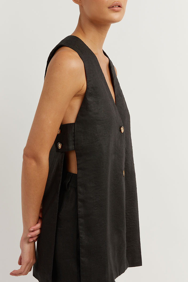 Fiona - Chic Sleeveless Button-Up Ensemble