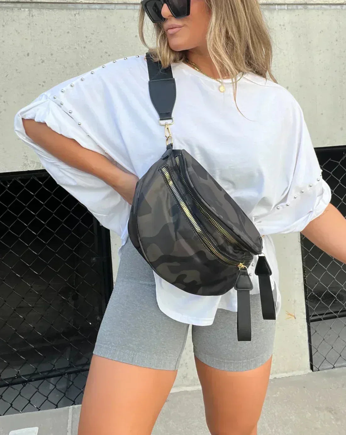 Cecily - Oversized style T-shirt with studs