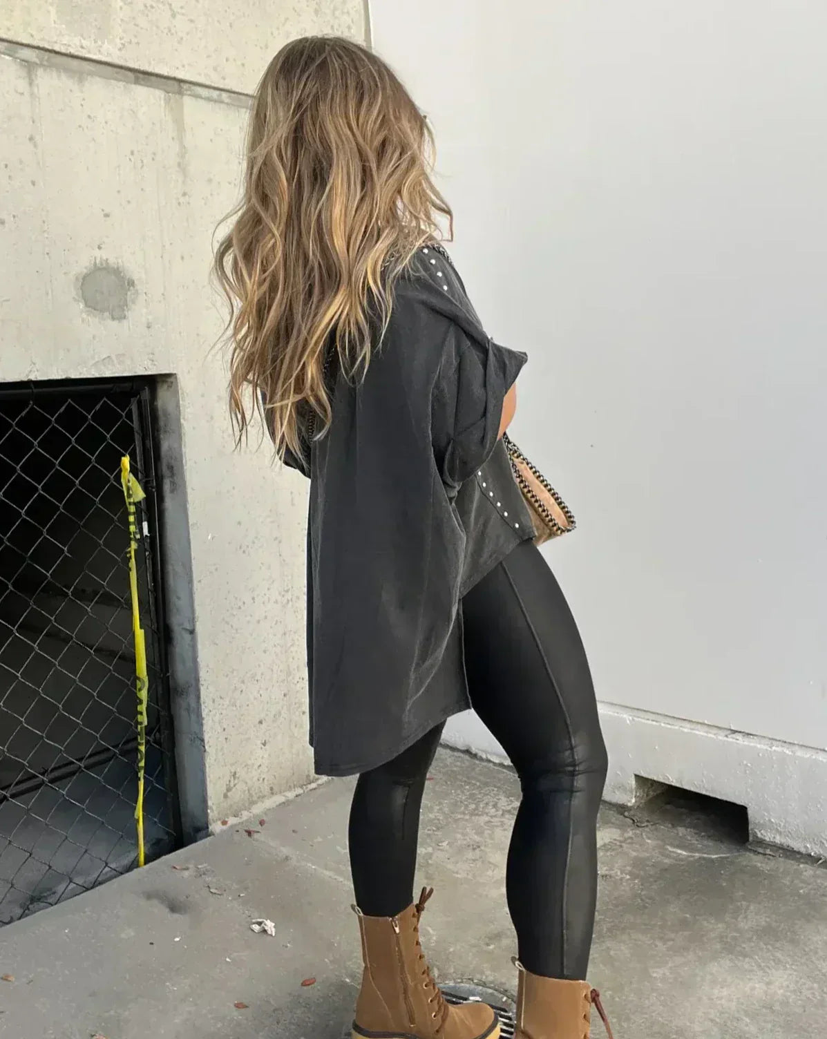 Cecily - Oversized style T-shirt with studs