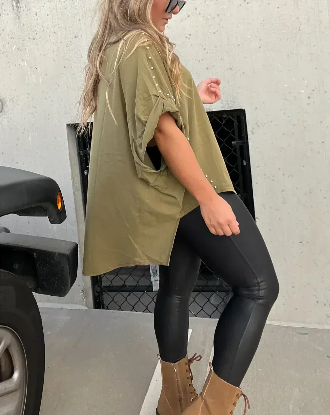 Cecily - Oversized style T-shirt with studs