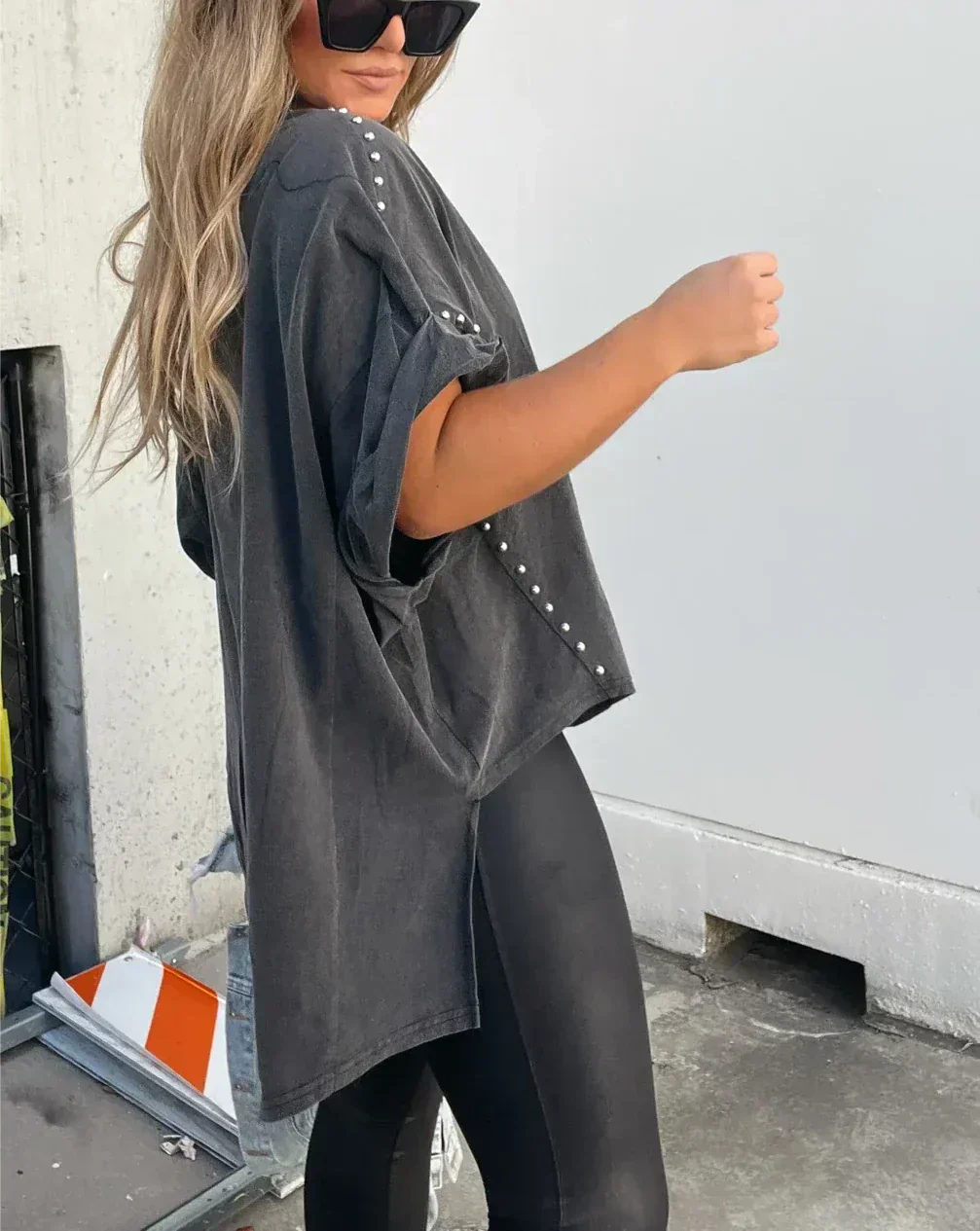 Cecily - Oversized style T-shirt with studs