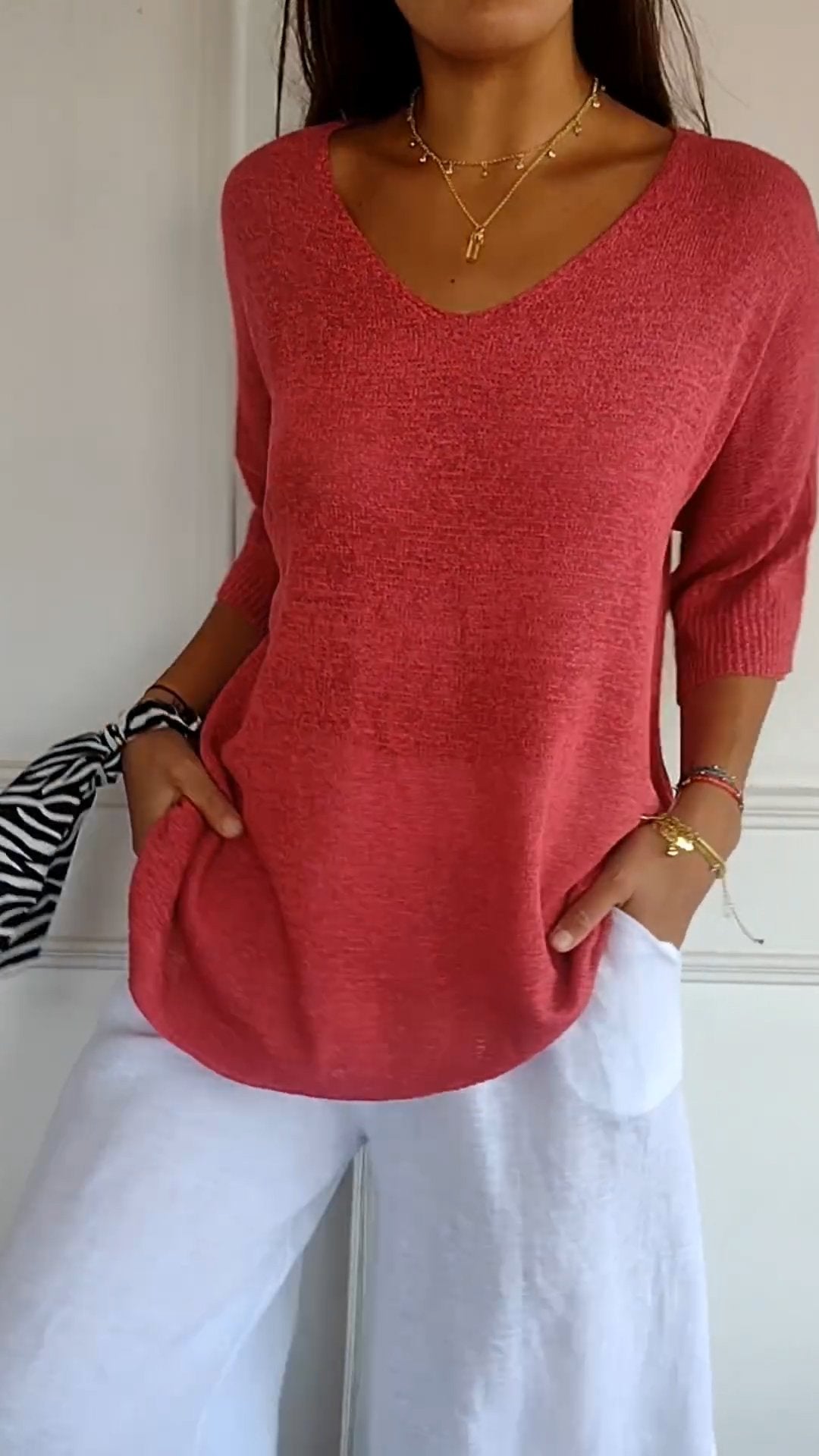 Alexia | Plain V-neck knit top