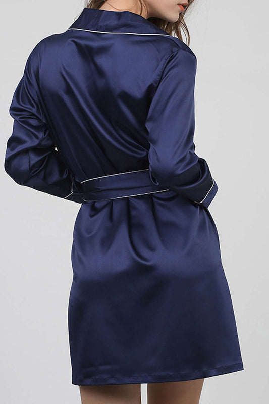 Long-sleeved bathrobe with contrast piping