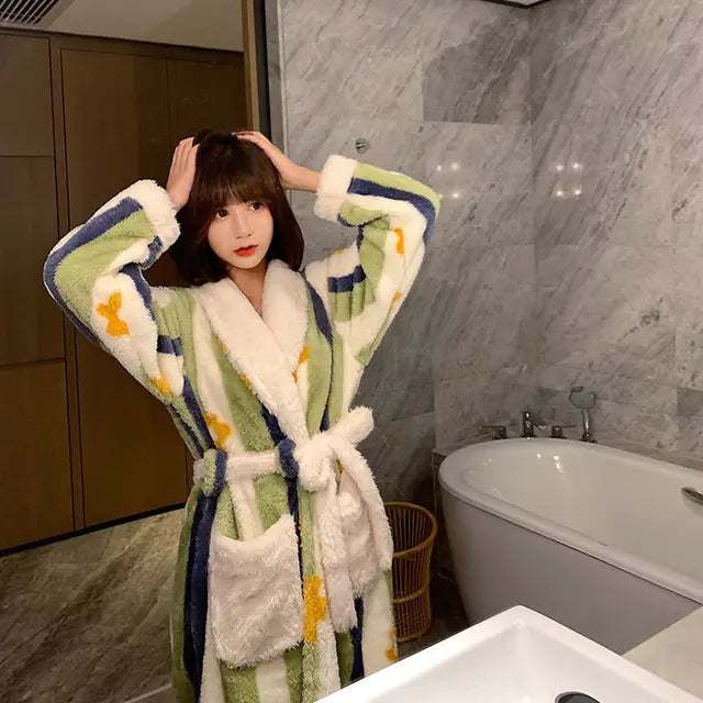 Soft and warm bathrobe with beautiful patterns for women